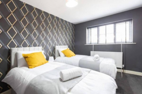 Huge home sleeps 12 private parking pets ok
